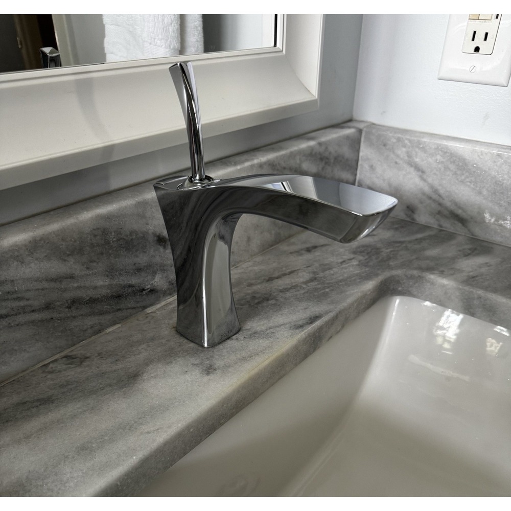 Delta Tesla Single Handle Bathroom Faucet - Chrome Finish - EXCELLENT Condition!